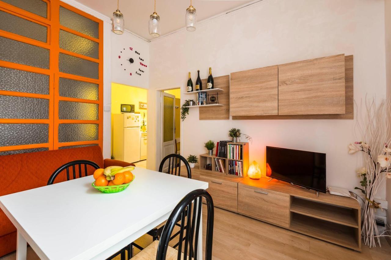 Elly'S House Apartment Модена Екстериор снимка