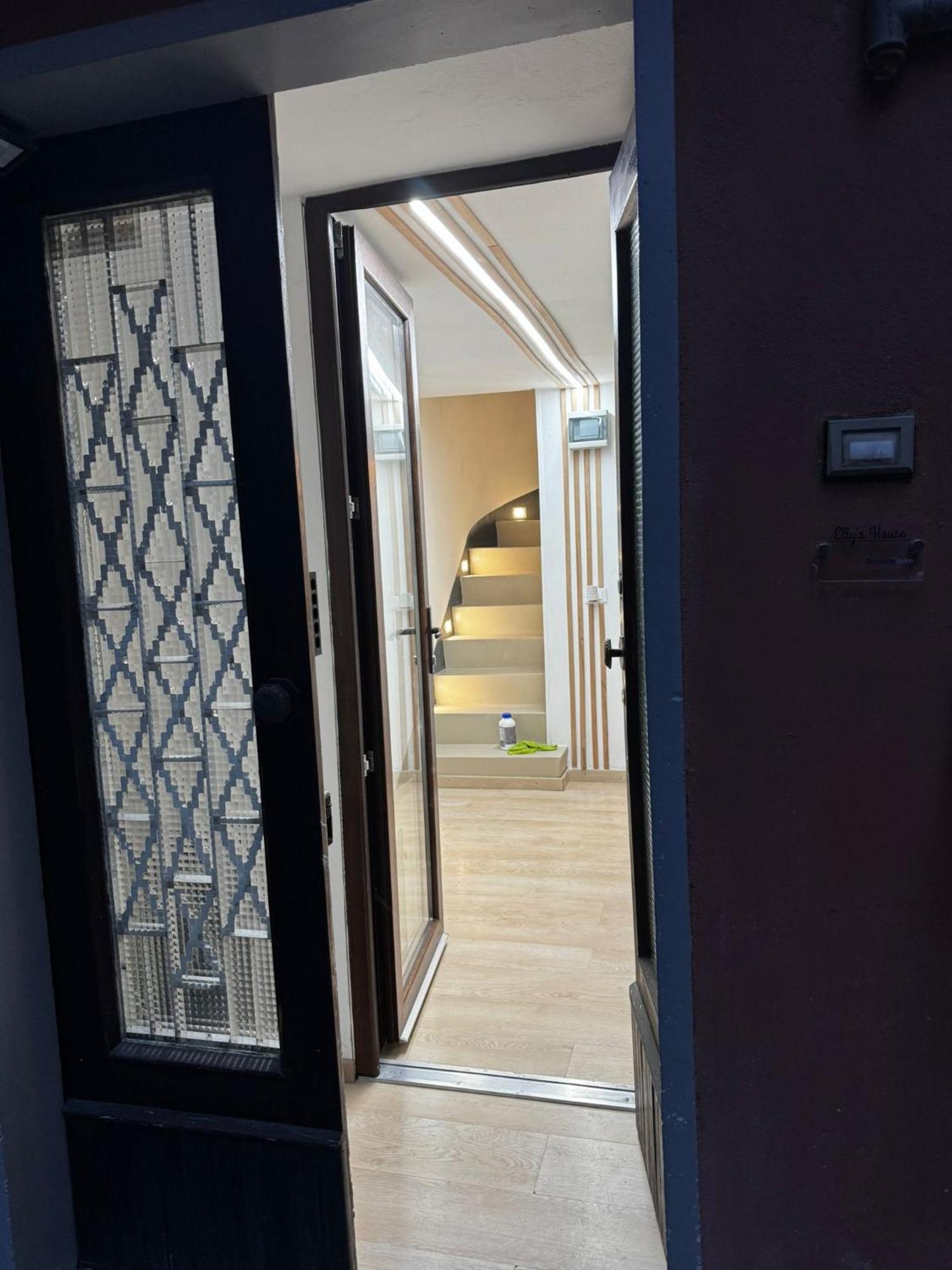 Elly'S House Apartment Модена Екстериор снимка